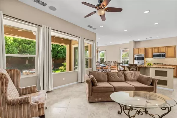 La Quinta, CA 92253,61466 Fire Barrel DR