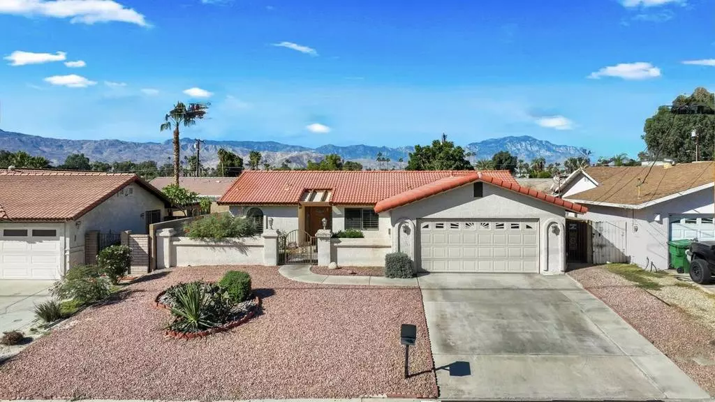 Palm Desert, CA 92211,43685 Warner TRL