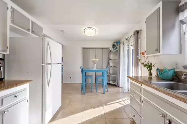 Desert Hot Springs, CA 92240,9751 Santa Cruz RD