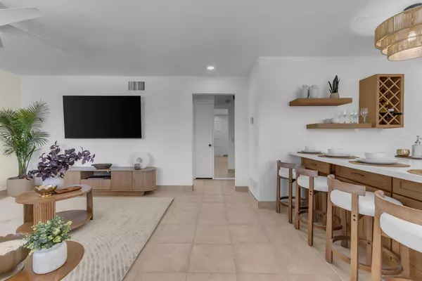 Palm Desert, CA 92260,72601 Edgehill DR #1