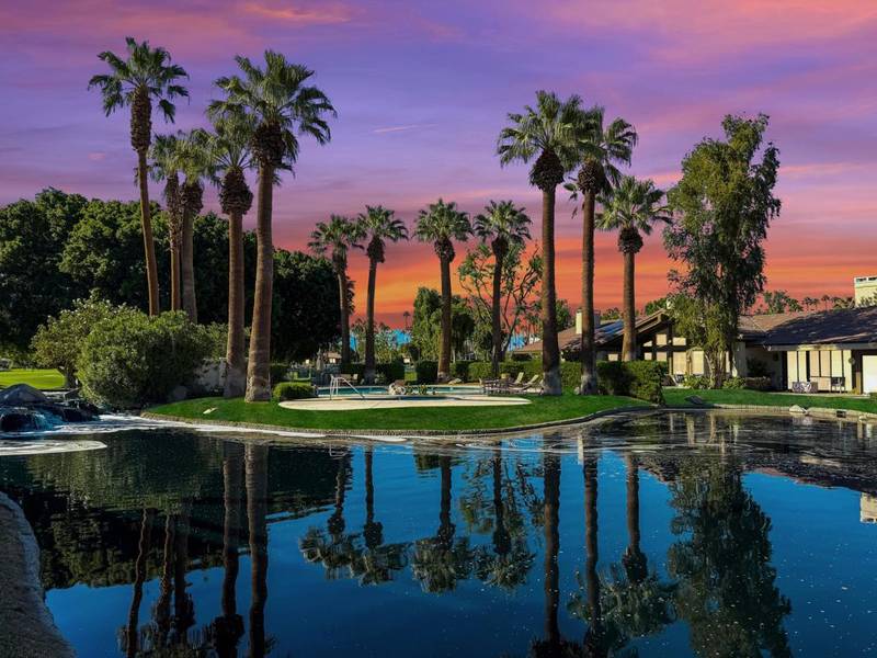 194 Green Mountain DR, Palm Desert, CA 92211