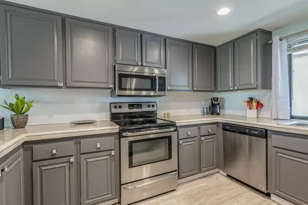 Palm Springs, CA 92262,653 N Palomar CIR