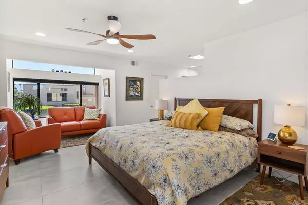 Palm Springs, CA 92262,990 N Village SQ