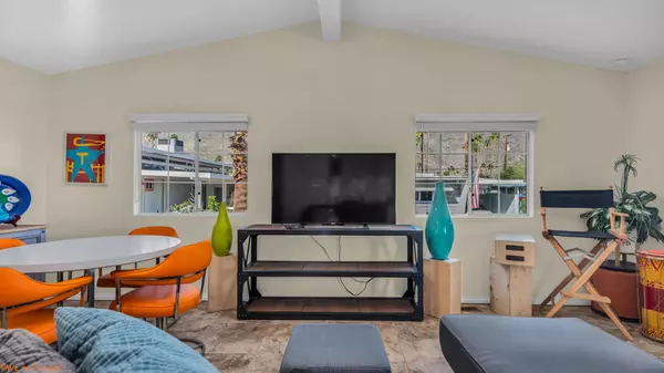 Palm Springs, CA 92264,90 Caravan ST