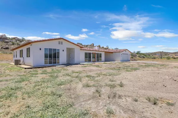 Aguanga, CA 92536,41265 Lakeshore BLVD