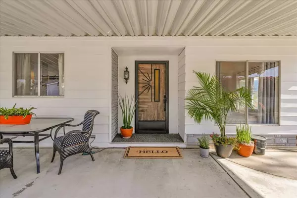 Palm Desert, CA 92260,72967 Cabazon Peak DR