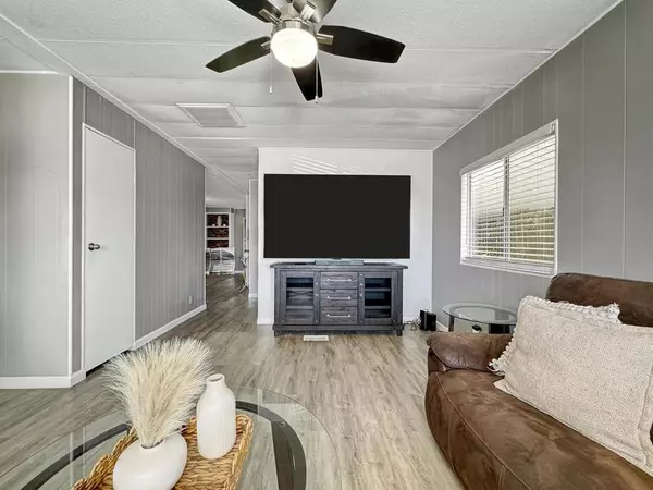 Desert Hot Springs, CA 92240,64550 Pierson BLVD #98