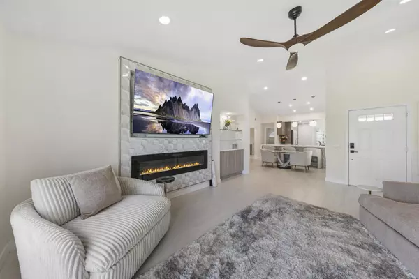 Palm Desert, CA 92211,269 Vista Royale CIR W