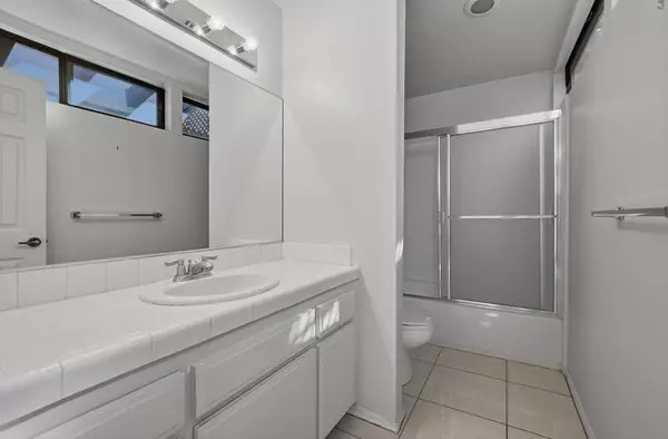 Palm Desert, CA 92260,45396 Driftwood DR