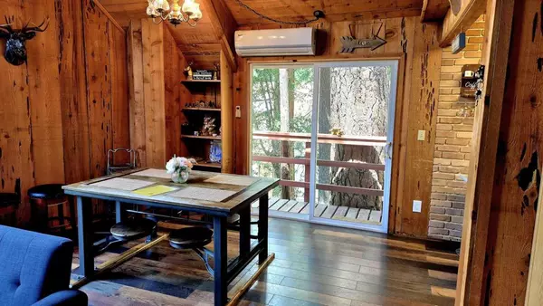 Idyllwild, CA 92549,25390 Shadow Oaks