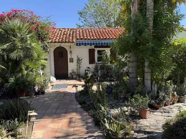 1810 S Mesa DR,  Palm Springs,  CA 92264