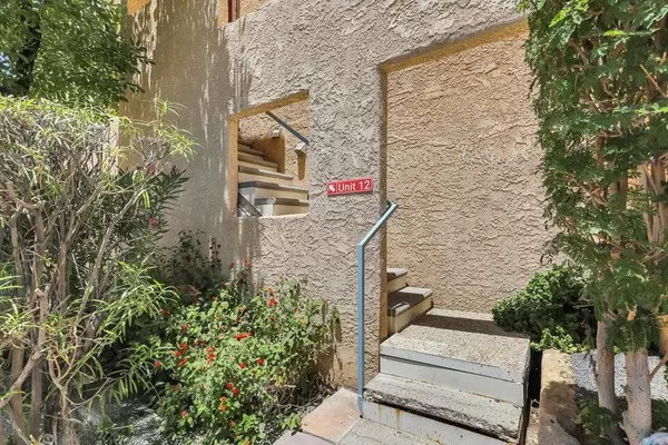 Palm Springs, CA 92262,959 E Vista Chino