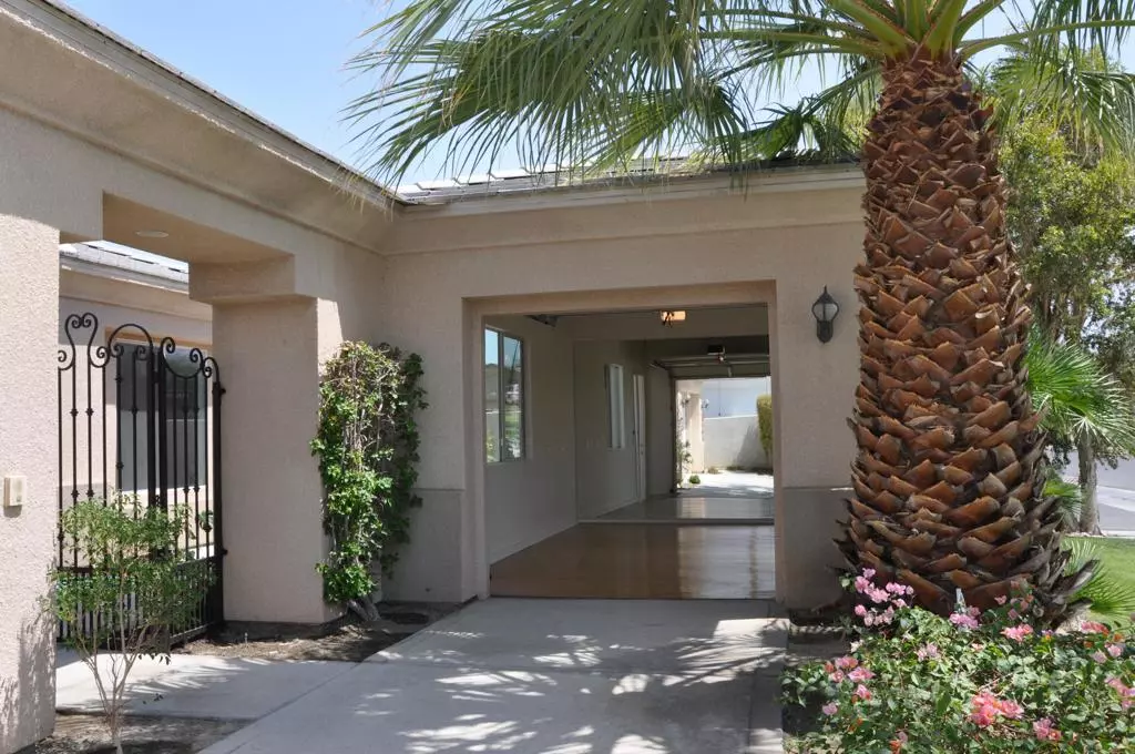 Rancho Mirage, CA 92270,6 Champagne CIR
