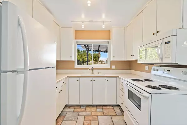 Palm Desert, CA 92211,77530 California DR