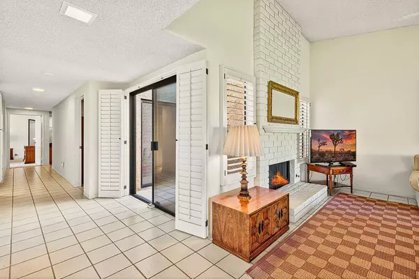 Palm Desert, CA 92260,142 Camino Arroyo S