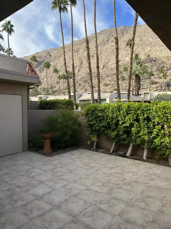 Palm Springs, CA 92262,555 W Baristo RD #18