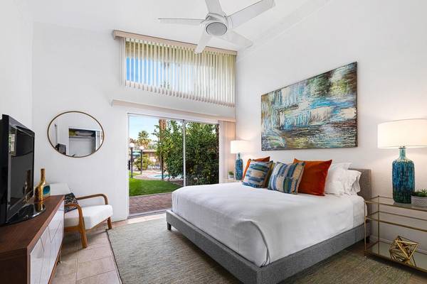 Palm Springs, CA 92262,290 S San Jacinto DR #8