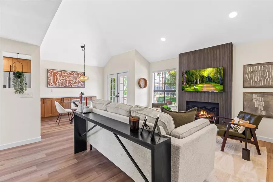 126 Avellino CIR, Palm Desert, CA 92211