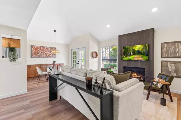 126 Avellino CIR, Palm Desert, CA 92211