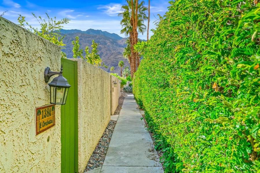 1384 E Andreas RD, Palm Springs, CA 92262