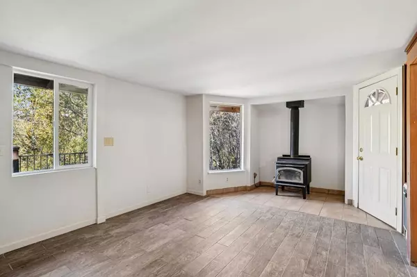 Idyllwild, CA 92549,53451 Middleridge DR