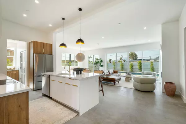 Palm Springs, CA 92262,361 W Sunview AVE