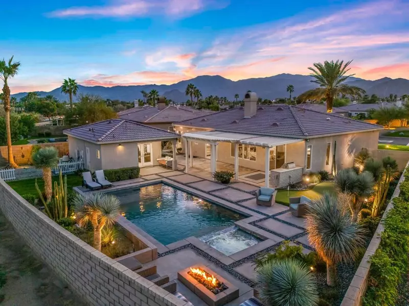 43070 Parkway Esplanade E, La Quinta, CA 92253