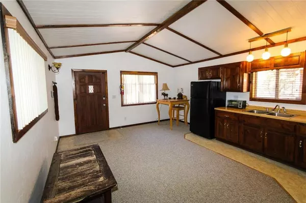 Sugarloaf, CA 92386,607 Spruce