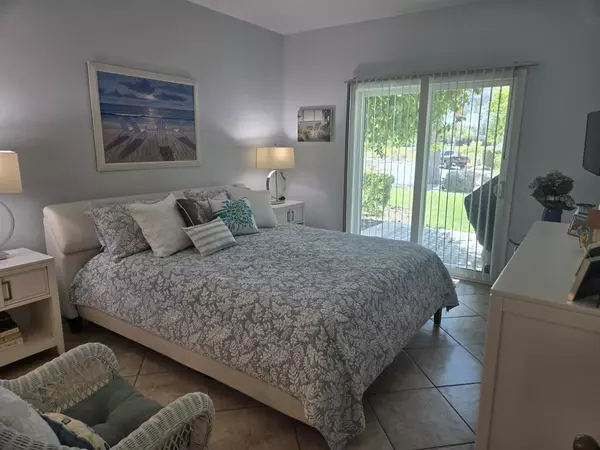 Cathedral City, CA 92234,28667 Taos CT