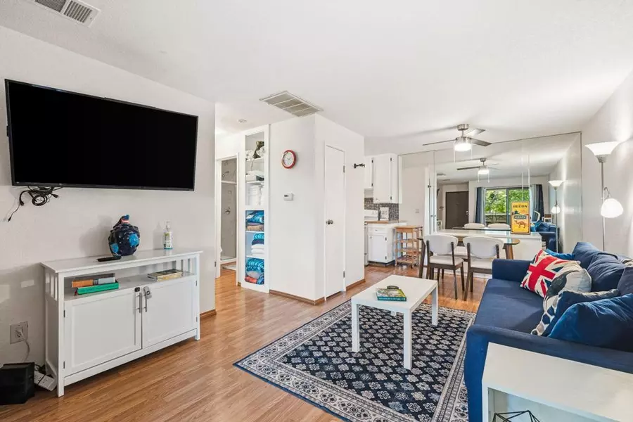 2822 N Auburn CT #205, Palm Springs, CA 92262