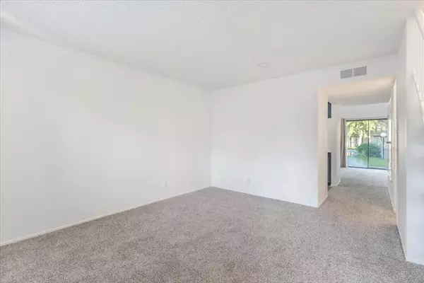 Cathedral City, CA 92234,70 Lakeview CIR