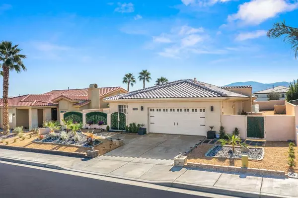 Palm Desert, CA 92211,74071 Scholar LN W