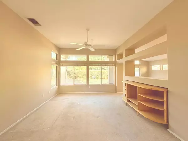 Palm Desert, CA 92211,78930 Champagne LN