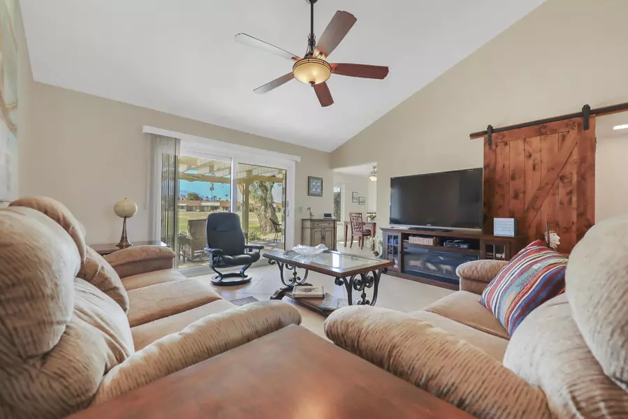 40469 Preston Trail, Palm Desert, CA 92211