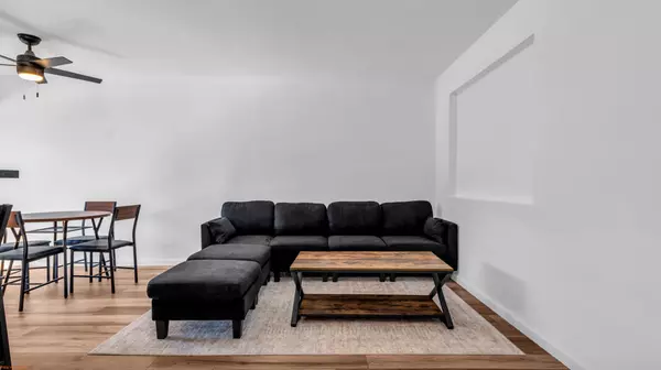 Palm Springs, CA 92264,5300 E Waverly DR #J14