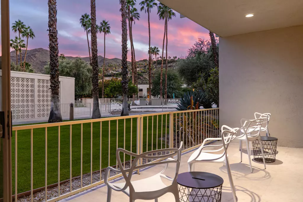 Palm Springs, CA 92264,489 Desert Lakes DR