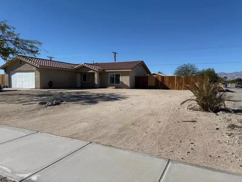 2839 Bach AVE, Thermal, CA 92274