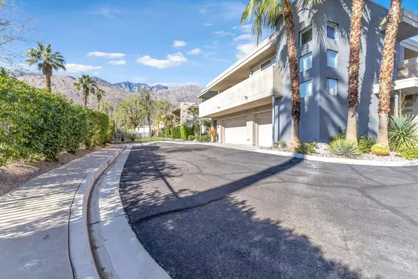 Palm Springs, CA 92264,900 E Palm Canyon DR #201