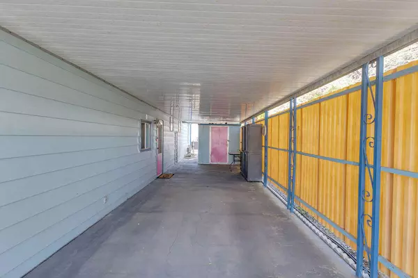 Palm Springs, CA 92264,137 Camarillo ST