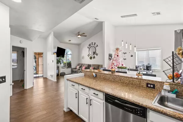 Desert Hot Springs, CA 92240,16443 Maunaloa RD