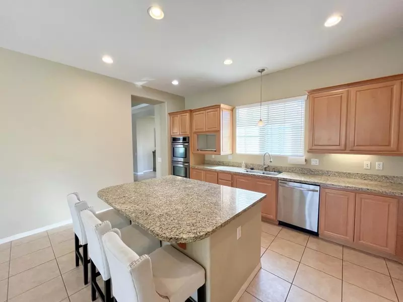 43341 Parkway Esplanade W, La Quinta, CA 92253