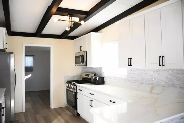 Joshua Tree, CA 92252,61576 Aberdeen DR