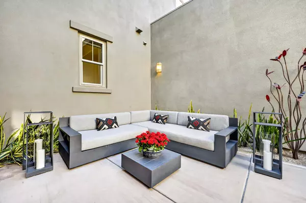 Palm Desert, CA 92260,1102 Retreat CIR