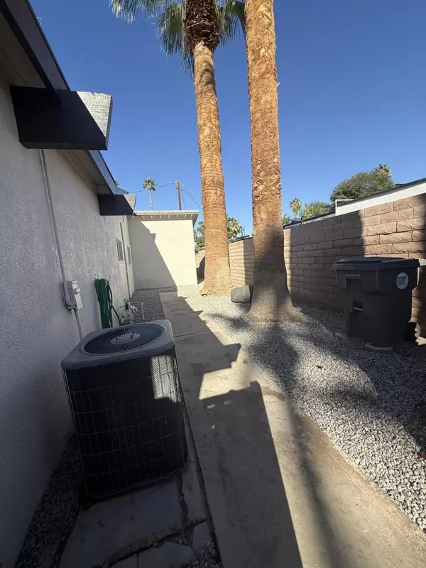 Palm Desert, CA 92260,72440 Cactus DR #2
