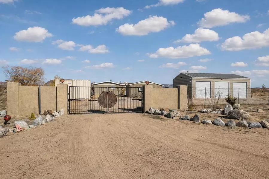 2467 Sand DR, Landers, CA 92285