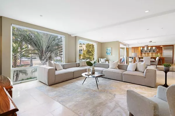 La Jolla, CA 92037,202 Coast Blvd #9