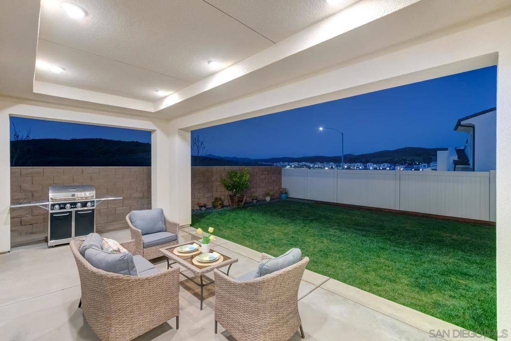 Santee, CA 92071,9111 West Bluff Pl