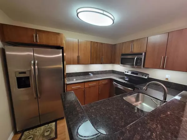 San Diego, CA 92117,5404 Balboa Arms Dr #352