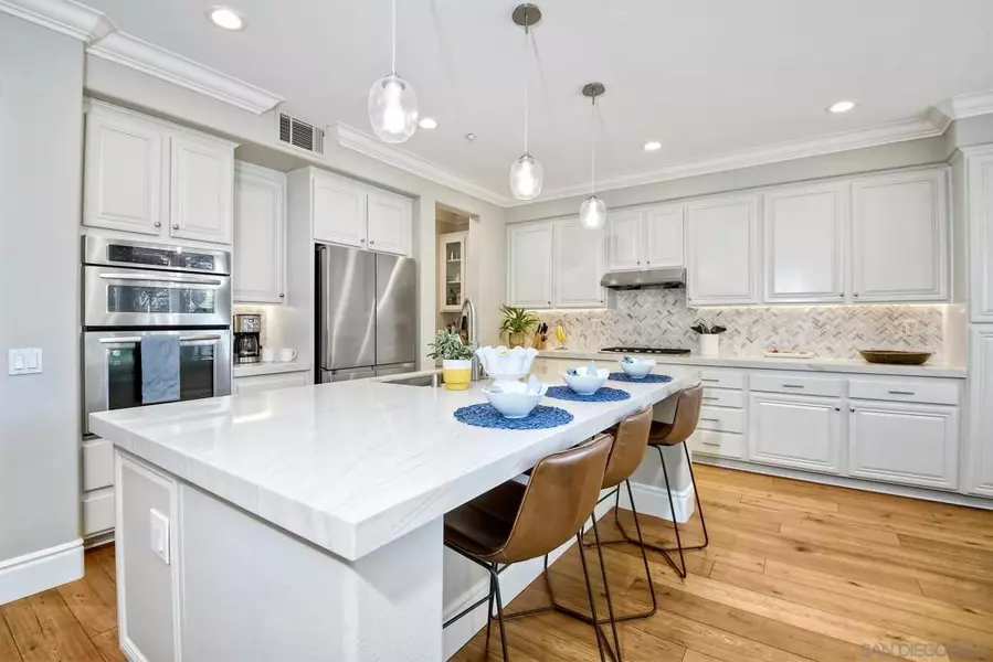 9853 Falcon Bluff St, San Diego, CA 92127