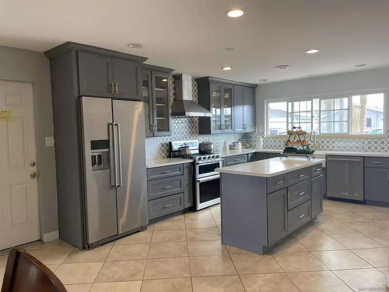 1792 Royston Dr, San Diego, CA 92154